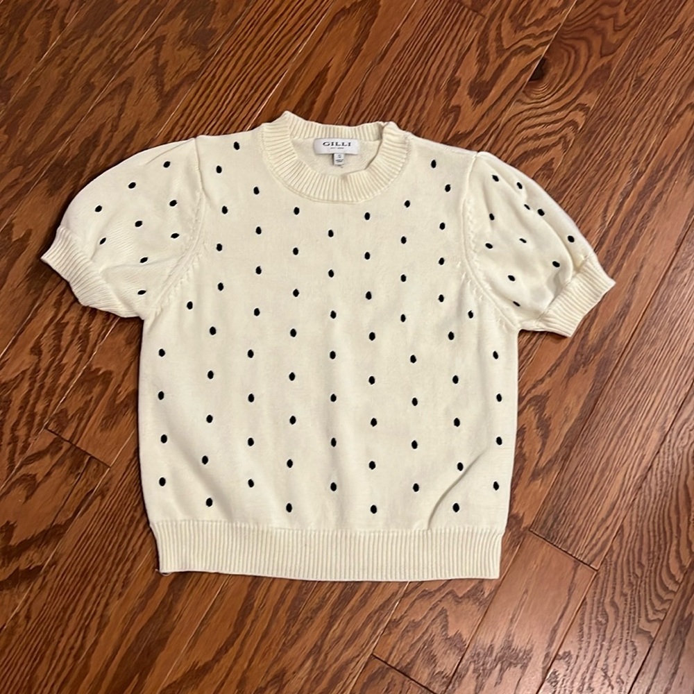 Polka dot short sleeve sweater